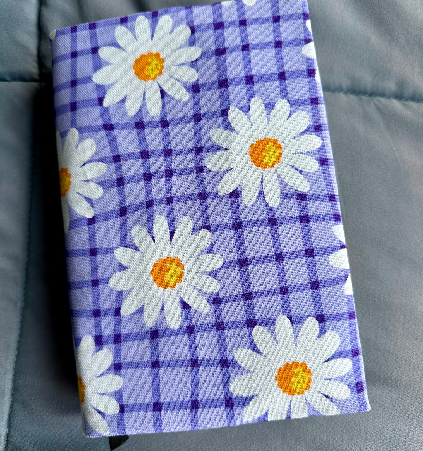 Daisy - Adjustable Book Cover