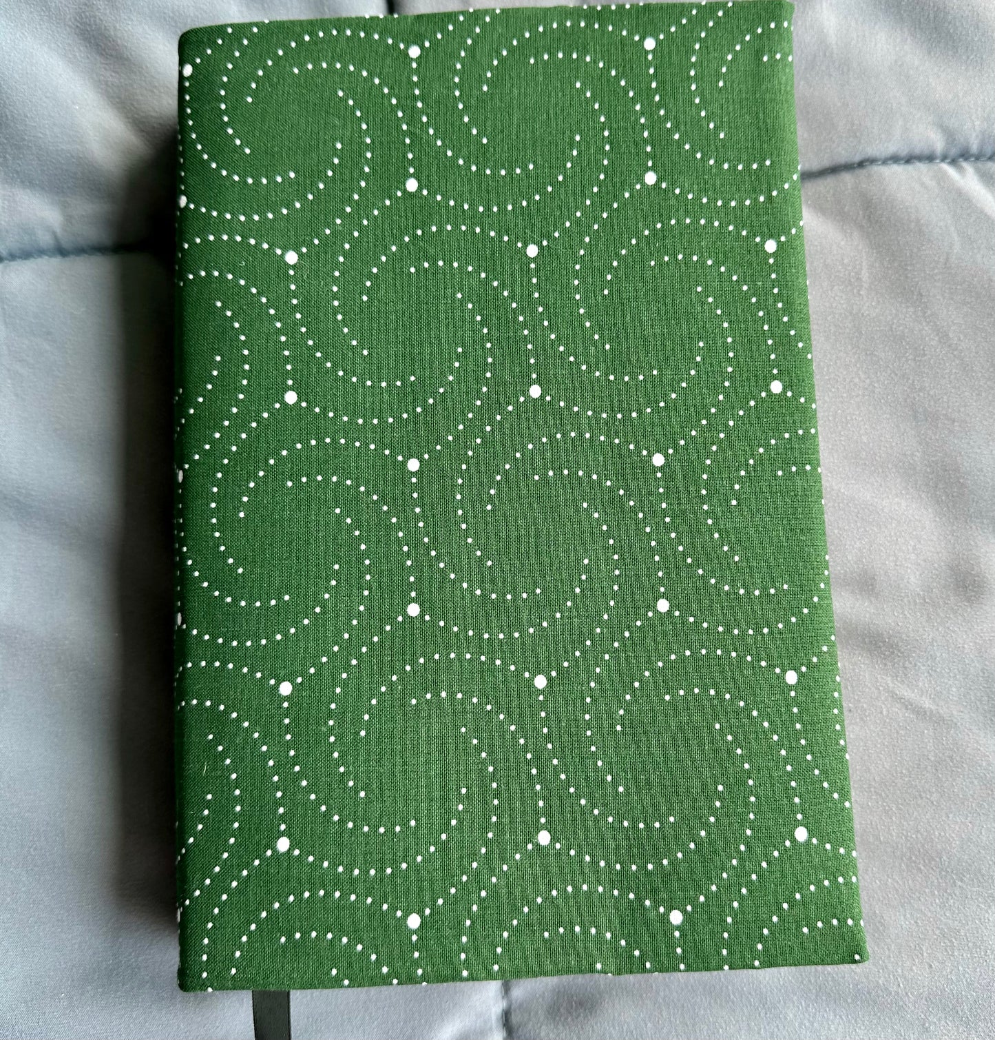 Ally - Adjustable Book Cover