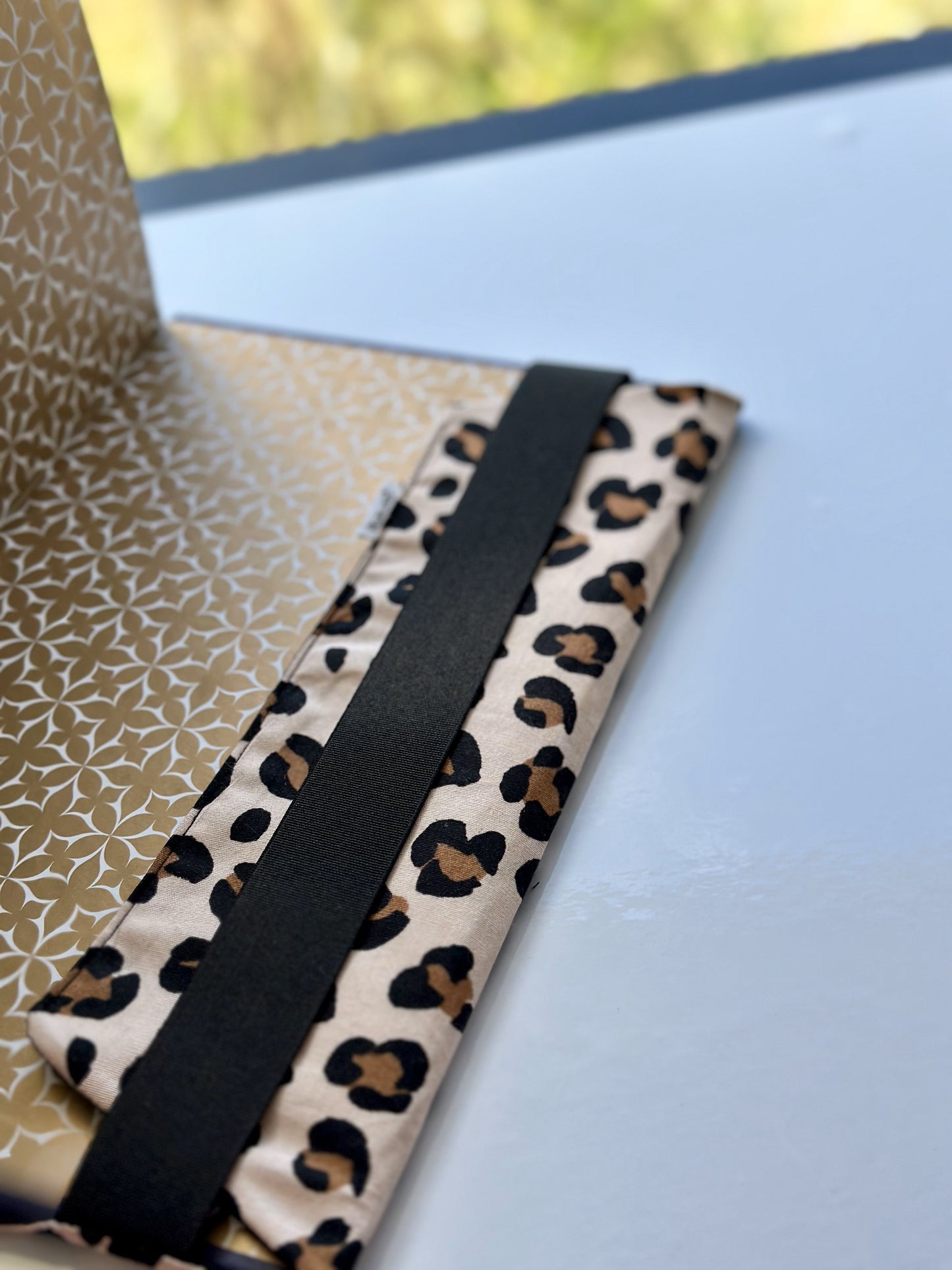 Leopard Love - Adjustable Book Cover